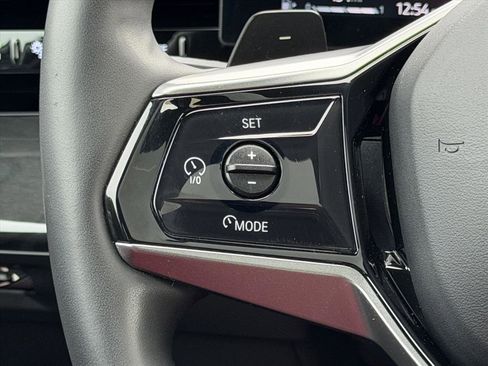 Used 2024 BMW 530i xDrive w/ Premium Package image 25