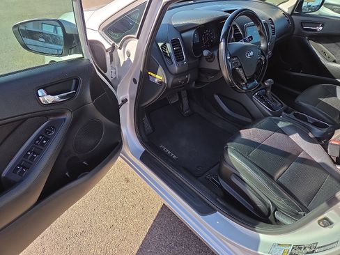 Used 2018 Kia Forte EX image 10