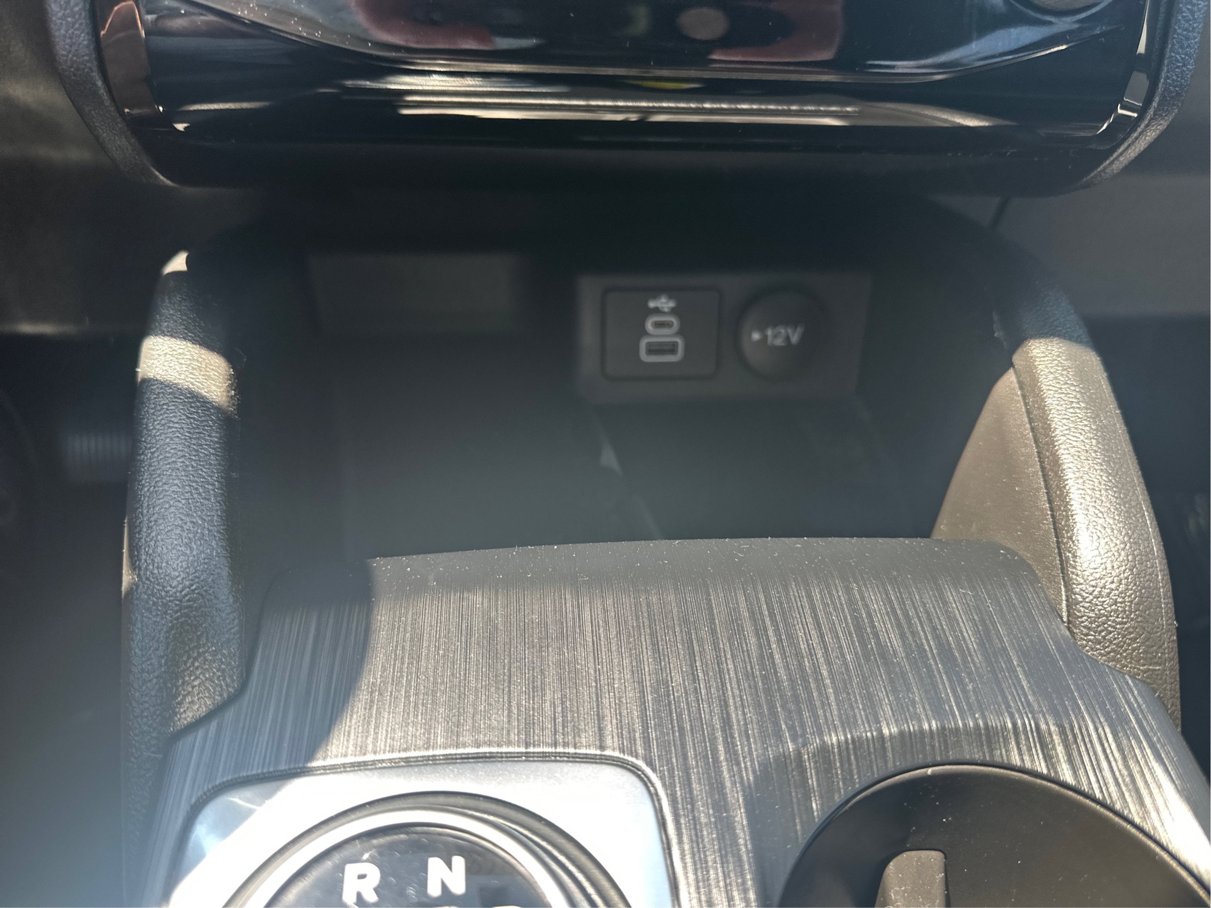 Used 2025 Ford Escape Platinum AWD/4WD image 32