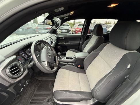 Used 2023 Toyota Tacoma TRD Sport image 11