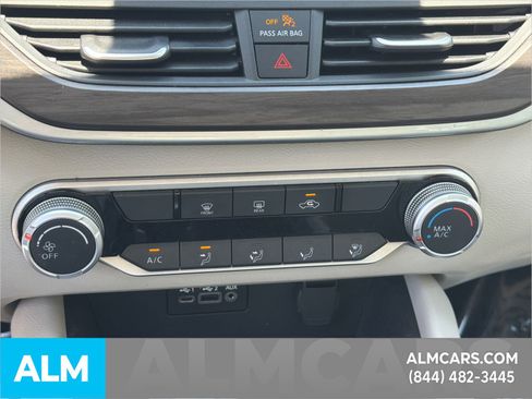 Used 2025 Nissan Altima 2.5 SV FWD image 34