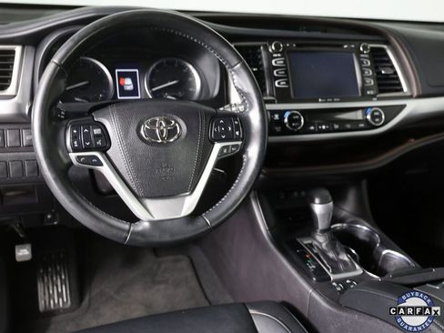 Used 2019 Toyota Highlander XLE image 10
