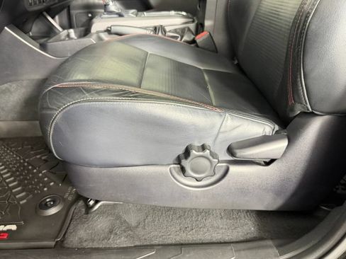 Used 2019 Toyota Tacoma TRD Pro AWD/4WD image 37
