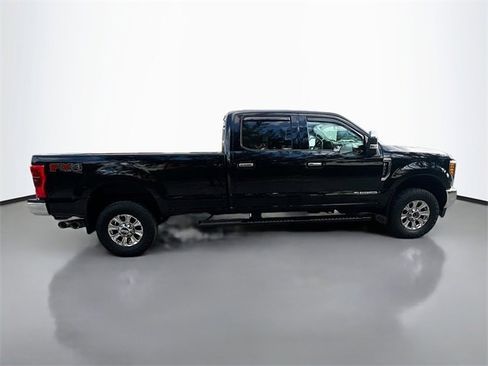 Used 2017 Ford F350 XLT w/ XLT Premium Package image 8