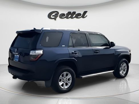 Used 2018 Toyota 4Runner SR5 image 8