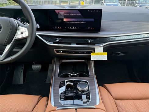 New 2026 BMW X7 xDrive40i w/ Premium Package image 11