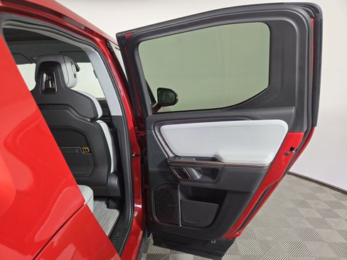 Used 2023 Rivian R1T Adventure image 19