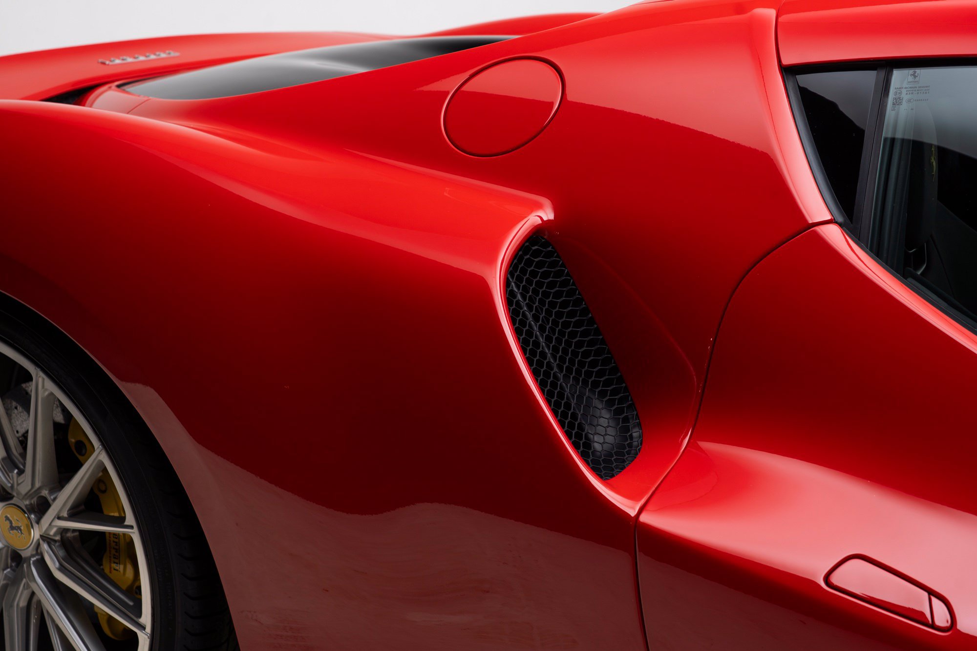 Used 2023 Ferrari 296 GTB RWD image 61