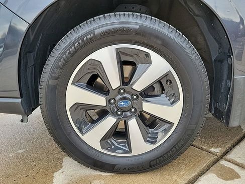 Used 2018 Subaru Forester 2.5i Premium image 9