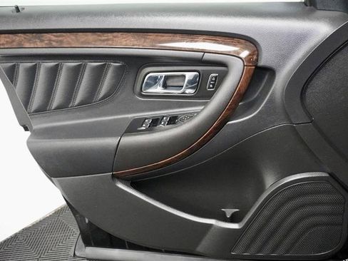 Used 2015 Ford Taurus Limited image 33