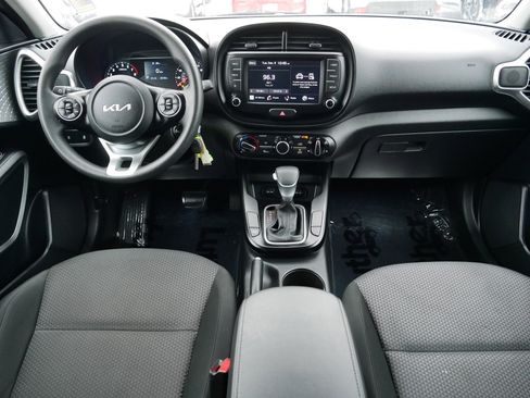 Certified 2022 Kia Soul LX image 10