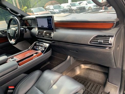 Certified 2024 Lincoln Navigator L Reserve AWD/4WD image 13