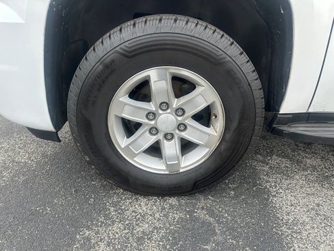 Used 2007 GMC Yukon SLT w/ SLT Preferred Equipment Group image 9