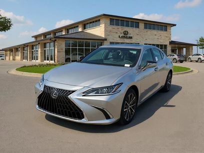 New 2025 Lexus ES 350 w/ Premium Package