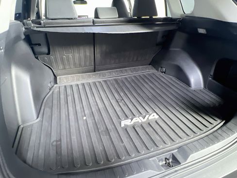 Used 2019 Toyota RAV4 LE w/ All Weather Liner Package AWD/4WD image 23