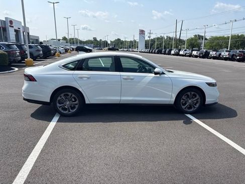 Used 2024 Honda Accord EX-L image 9