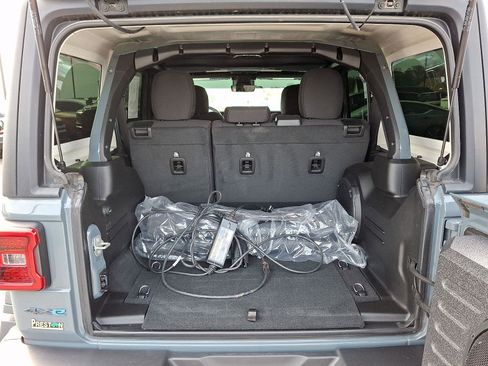 Used 2024 Jeep Wrangler Unlimited Rubicon 4xe w/ Technology Group image 31