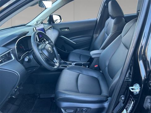 Used 2024 Toyota Corolla Cross XLE w/ Convenience Package image 10