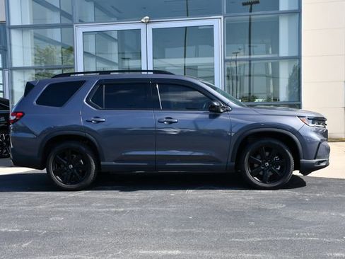 Used 2025 Honda Pilot Black Edition image 7