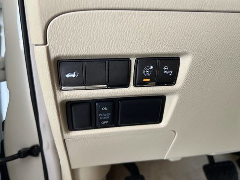 Used 2016 INFINITI QX80 4WD w/ Deluxe Technology Package image 29