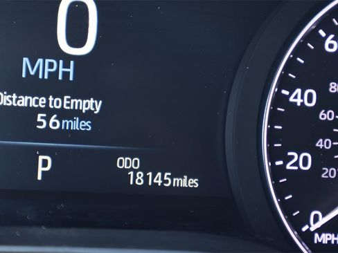 Used 2019 Toyota Avalon XSE image 18