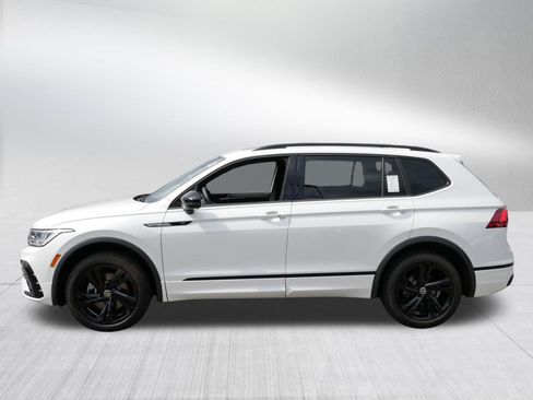 Certified 2024 Volkswagen Tiguan SE R-Line AWD/4WD image 4