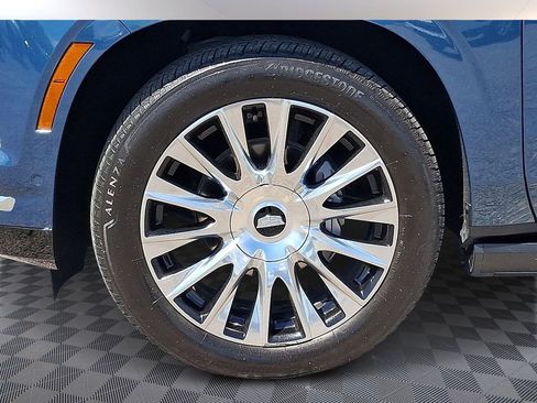 Used 2025 Cadillac Escalade Premium Luxury Platinum AWD/4WD image 8