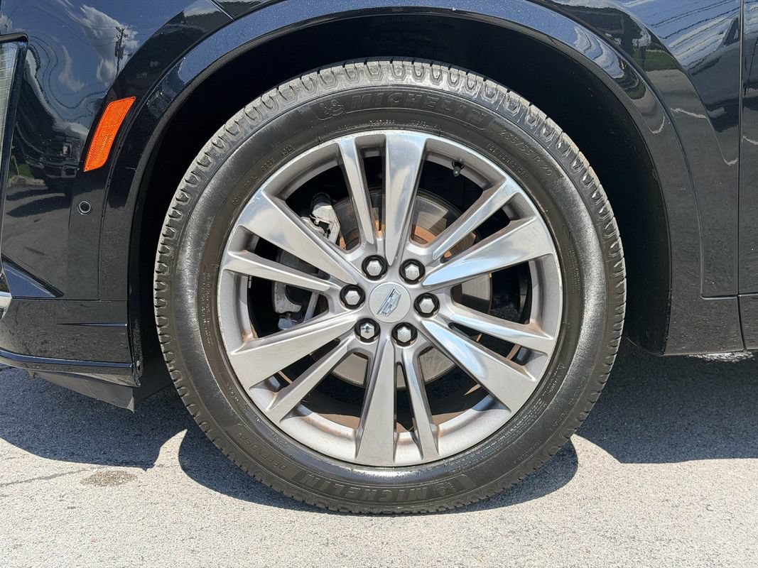 Used 2020 Cadillac XT6 Premium Luxury FWD image 30