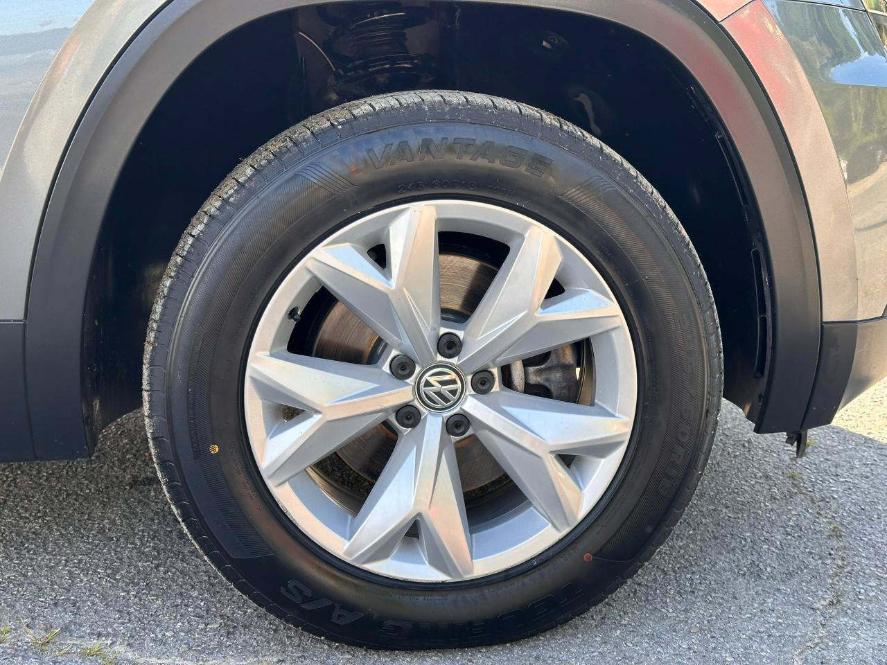 Used 2018 Volkswagen Atlas SE FWD image 28