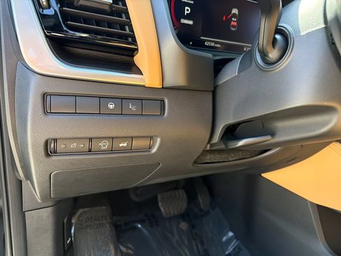 Used 2023 Nissan Rogue Platinum w/ Platinum Premium Package FWD image 21