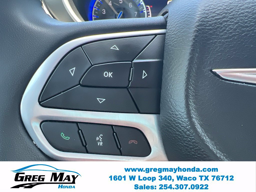 Used 2022 Chrysler Pacifica Touring-L FWD image 27
