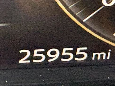 Used 2025 INFINITI QX80 Sensory AWD/4WD image 10