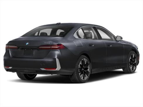 New 2026 BMW 530i xDrive w/ Convenience Package AWD/4WD image 2