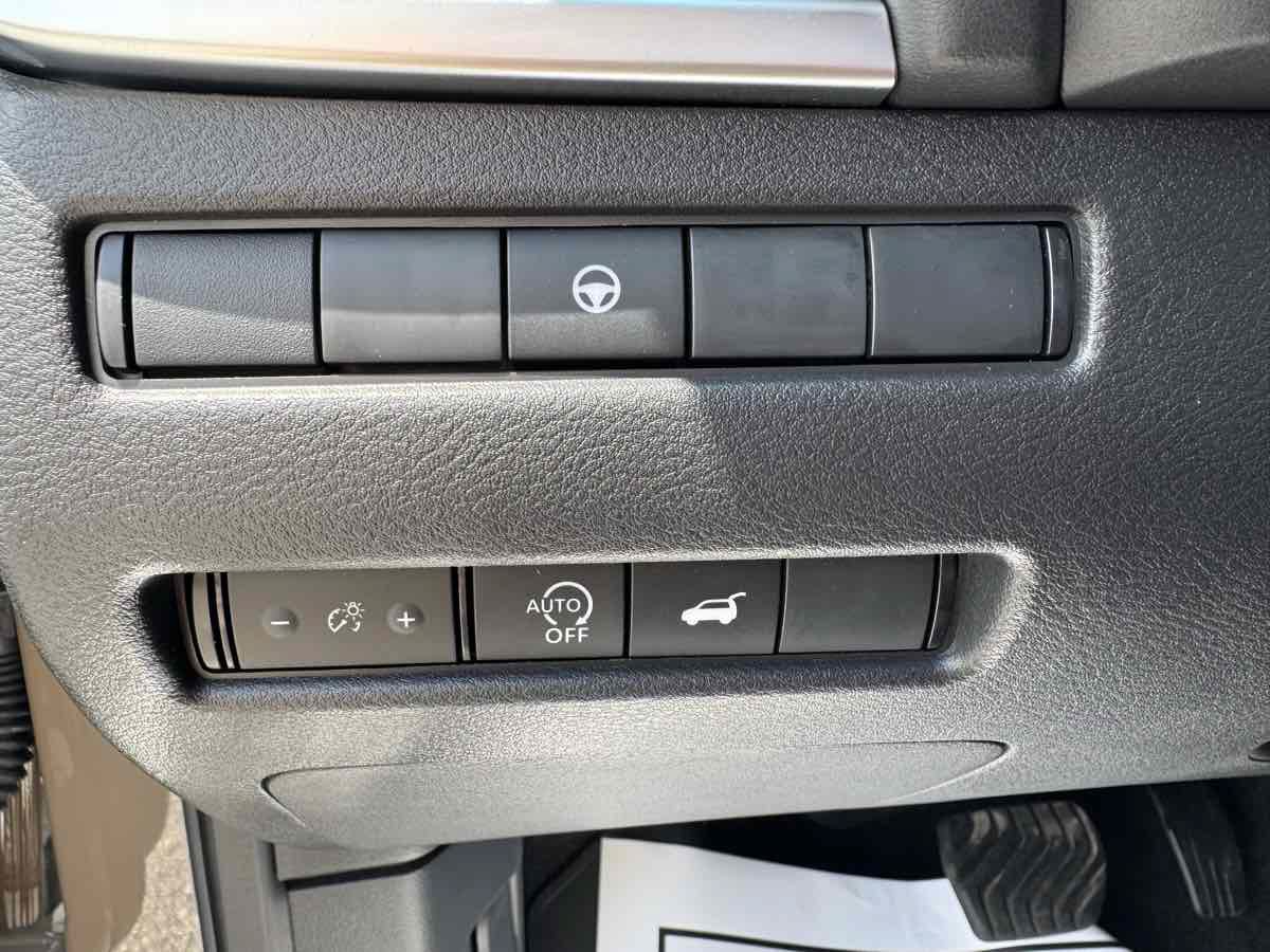 Used 2025 Nissan Rogue SV w/ Rock Creek Premium Package AWD/4WD image 16