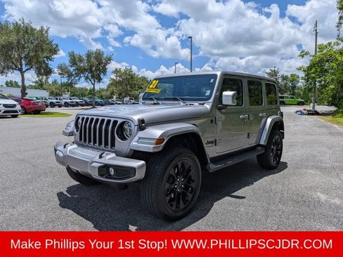 Used 2021 Jeep Wrangler Unlimited Sahara AWD/4WD image 7