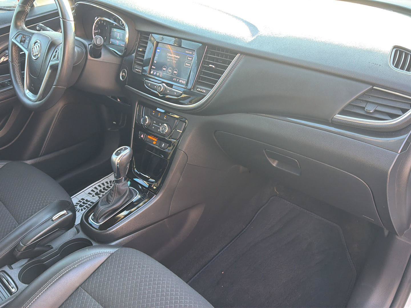 Used 2022 Buick Encore Preferred w/ Safety Package FWD image 17