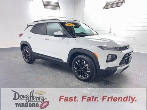 Used 2023 Chevrolet TrailBlazer LT image 3