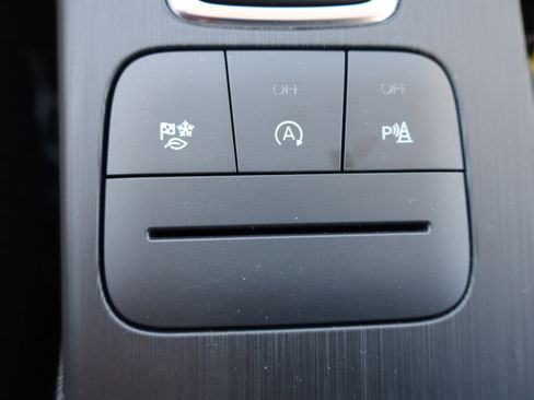 Used 2022 Ford Escape Titanium image 25