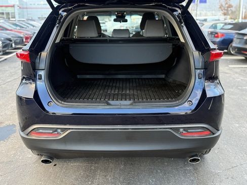 Certified 2023 Toyota Venza LE image 17