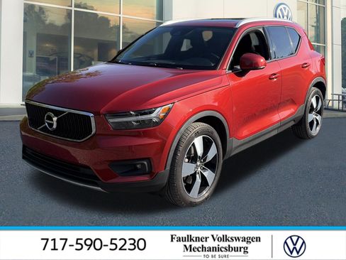 Used 2021 Volvo XC40 T5 Momentum w/ Premium Package AWD/4WD image 1