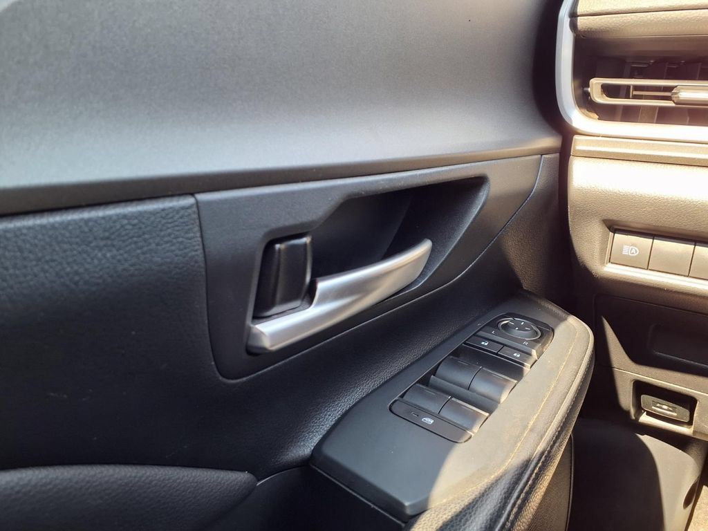 Used 2025 Toyota Grand Highlander AWD image 14