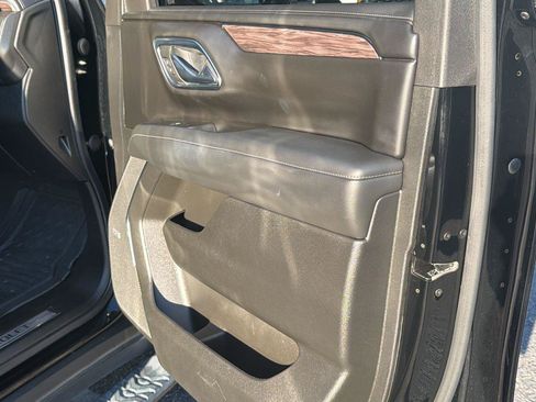 Used 2023 Chevrolet Tahoe Z71 w/ Luxury Package AWD/4WD image 19