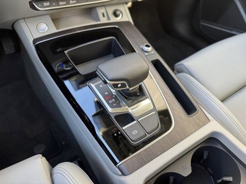 Certified 2025 Audi Q5 2.0T Premium Plus image 17