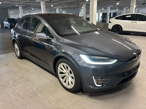 Used 2017 Tesla Model X 100D image 2