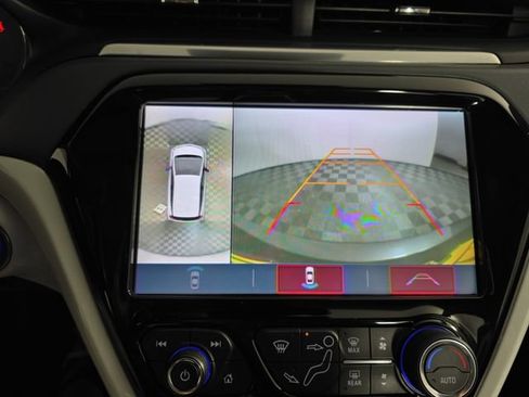 Used 2019 Chevrolet Bolt Premier w/ Infotainment Package FWD image 19
