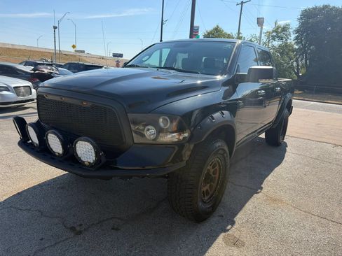 Used 2016 RAM 1500 Lone Star AWD/4WD image 2