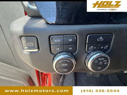 Certified 2024 GMC Sierra 1500 Elevation w/ LPO, Elevation Black Package AWD/4WD image 17