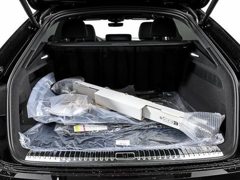 Used 2025 Audi Q8 Premium AWD/4WD image 31