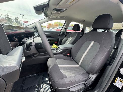 Used 2025 Hyundai Sonata SE FWD image 22
