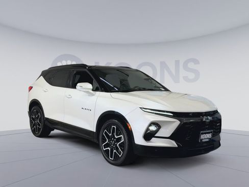 Used 2023 Chevrolet Blazer RS w/ Driver Confidence II Package image 2